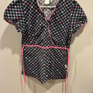 Cherokee Scrub Top Black with Gray, White, Pink Butterflies Women’s Size Medium